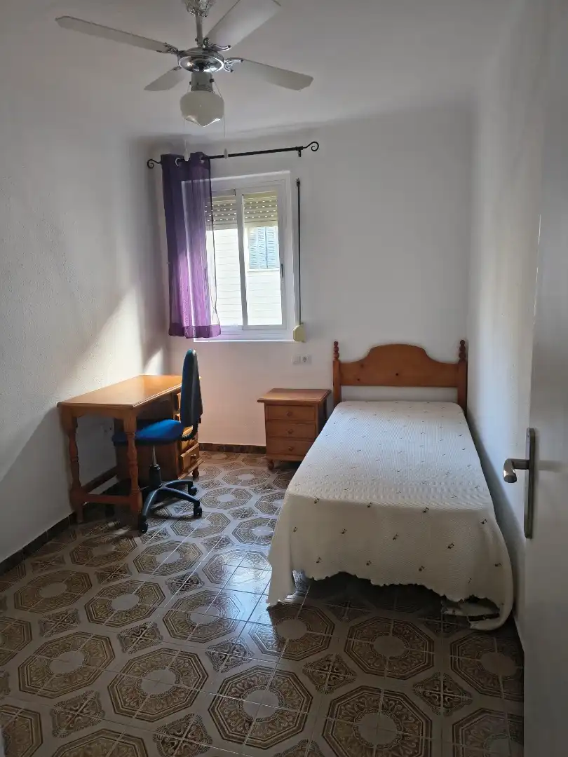 Habitación de Piso de alquiler en Jaén con Aire acondicionado, Amueblado y Horno