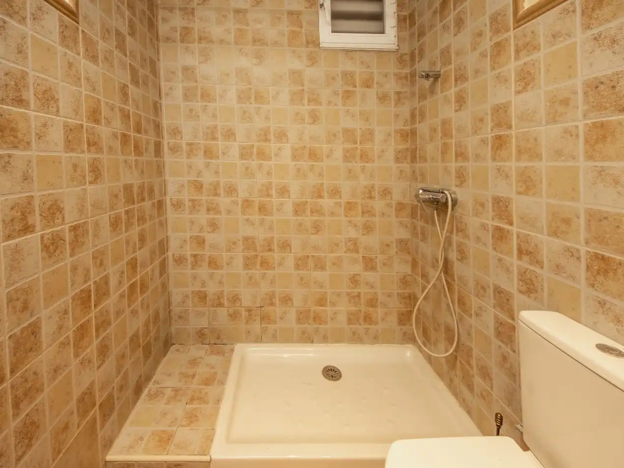 Piso en venta en Calle Postas, 21, Postas Baño de Piso en venta en Azuqueca de Henares con Aire acondicionado, Calefacción y Jardín privado