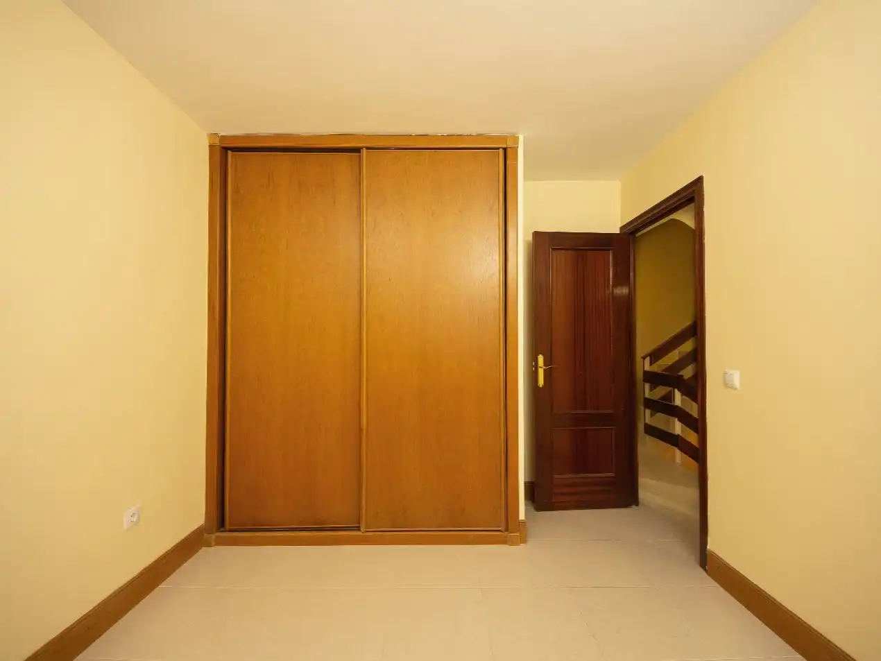Piso en venta en Calle Postas, 21, Postas Habitación de Piso en venta en Azuqueca de Henares con Aire acondicionado, Calefacción y Jardín privado