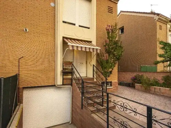 Flat for sale in Calle Postas, 21, Postas Exterior view of Flat for sale in Azuqueca de Henares with Air Conditioner