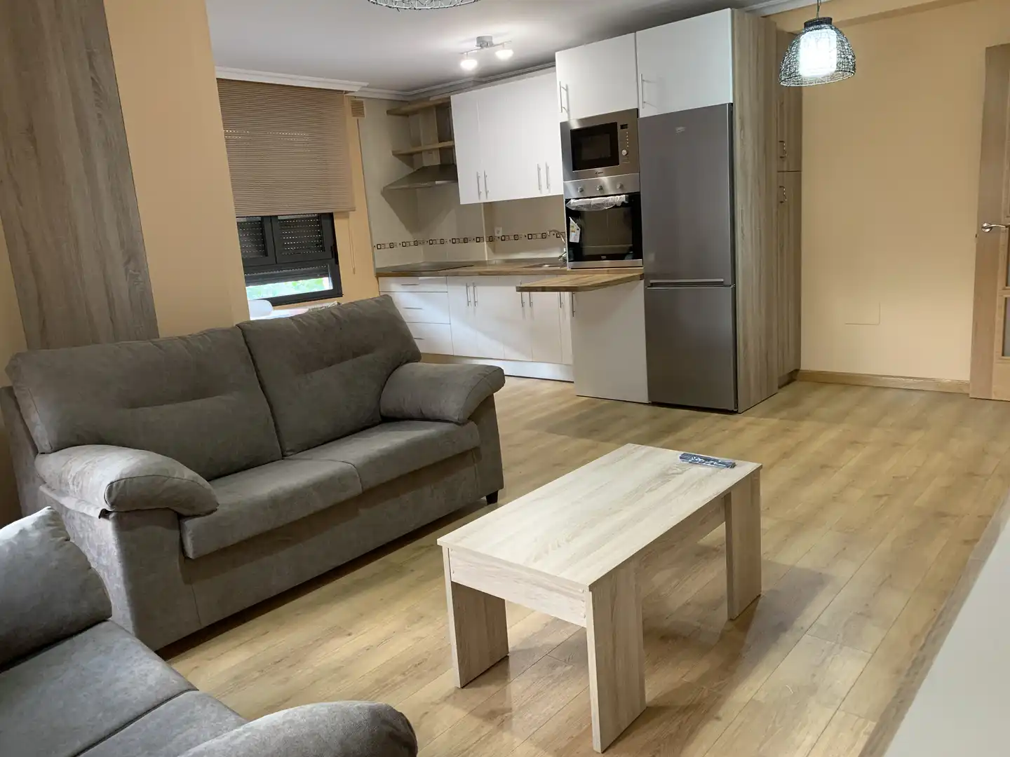 Flat for rent in Calle, 22, Flores de Sil - La Placa Living room of Flat for rent in Ponferrada with Heating, Parquet flooring and Storage room
