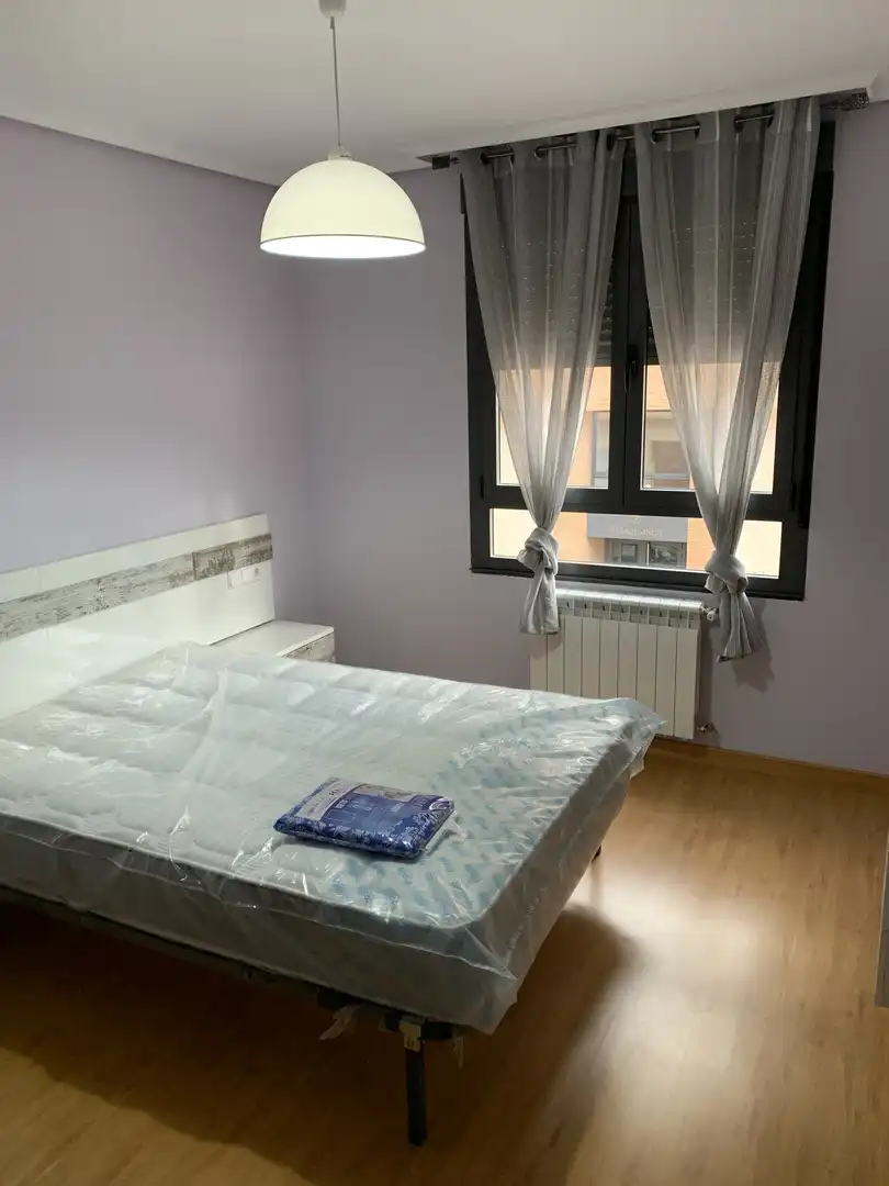 Flat for rent in Calle, 22, Flores de Sil - La Placa Bedroom of Flat for rent in Ponferrada with Heating, Parquet flooring and Storage room