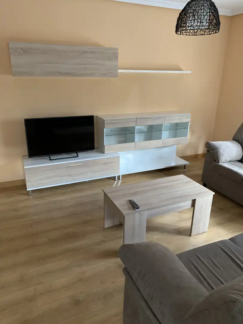 Flat for rent in Calle, 22, Flores de Sil - La Placa Living room of Flat for rent in Ponferrada with Heating, Parquet flooring and Storage room