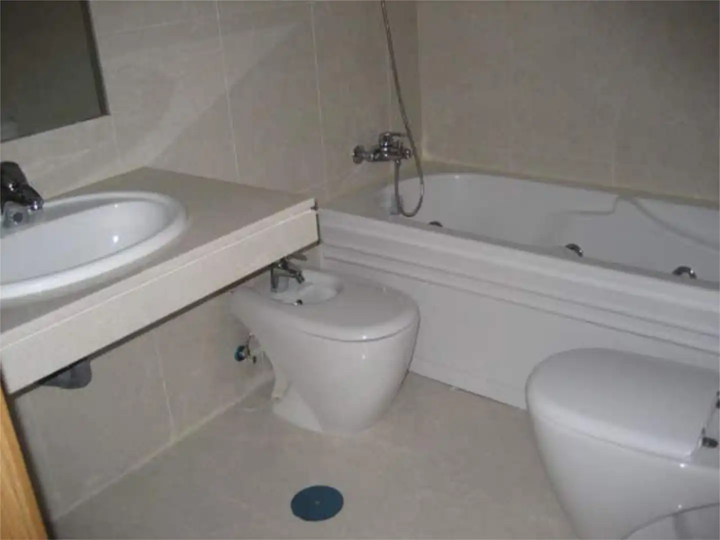 Apartamento de alquiler en Simancas Baño de Apartamento de alquiler en Madrid con Trastero