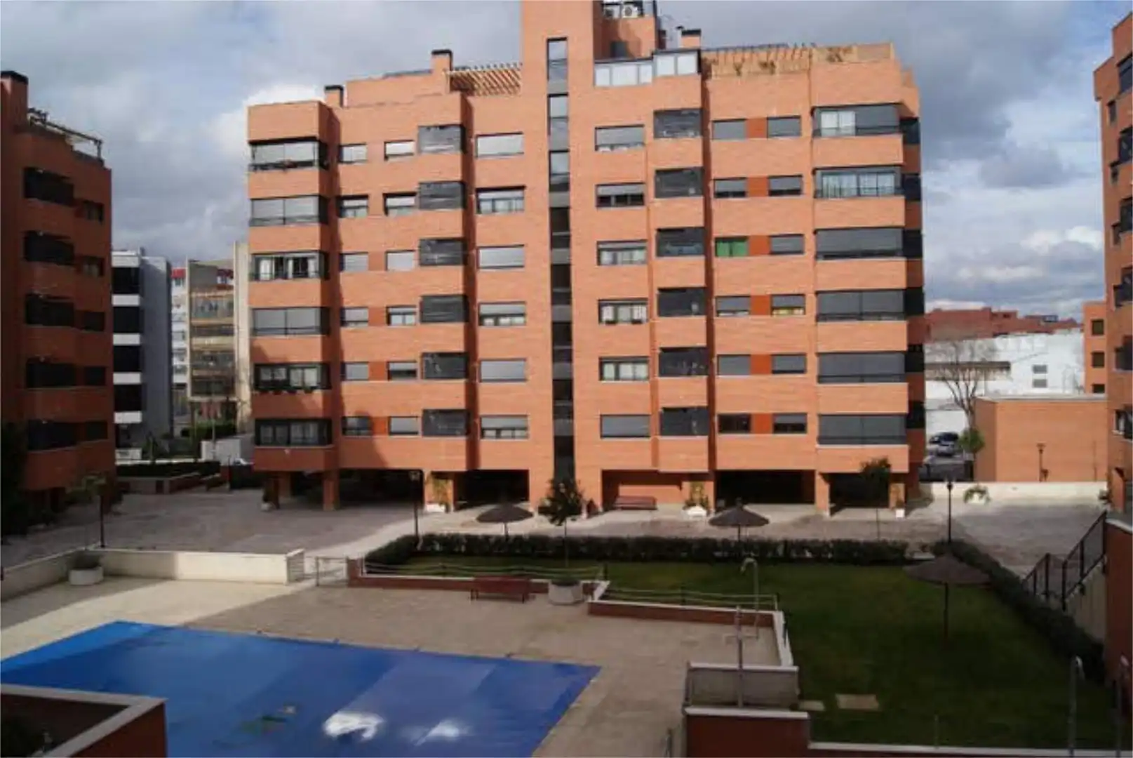 Apartamento de alquiler en Simancas Vista exterior de Apartamento de alquiler en Madrid con Trastero
