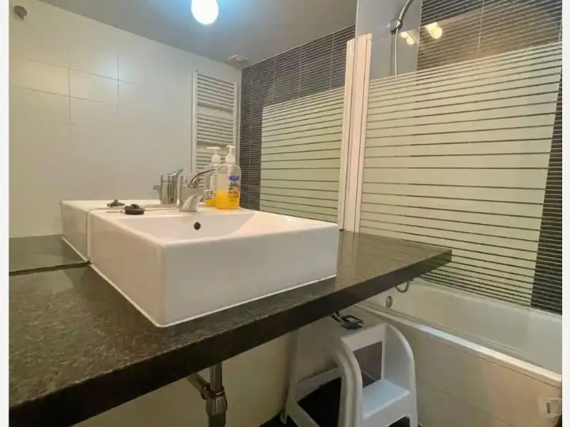 Piso en venta en Calle Martín Muñoz de las Posadas, 8, Ensanche de Vallecas - La Gavia Baño de Piso en venta en Madrid con Aire acondicionado, Calefacción y Jardín privado