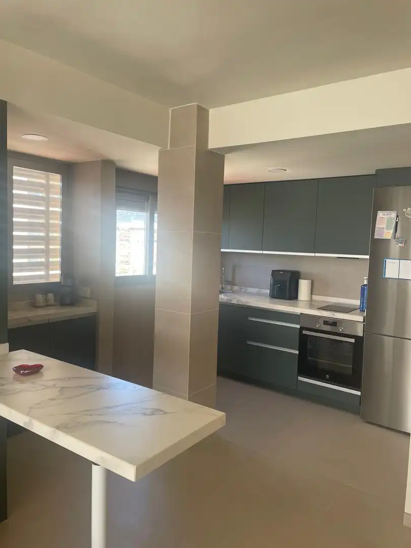 Apartamento de alquiler en Avenida Ferrandis Salvador, 266, La Curva Cocina de Apartamento de alquiler en Benicasim / Benicàssim con Trastero, Piscina y Amueblado