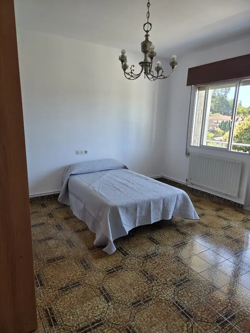 Dormitori de Casa o xalet de lloguer en Marín amb Calefacció, Jardí privat i Terrassa