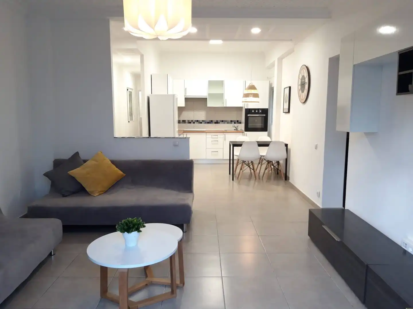 Pis en venda a Calle Cádiz, 40, Schamann - Rehoyas Sala d'estar de Pis en venda en Las Palmas de Gran Canaria amb Terrassa, Traster i Moblat