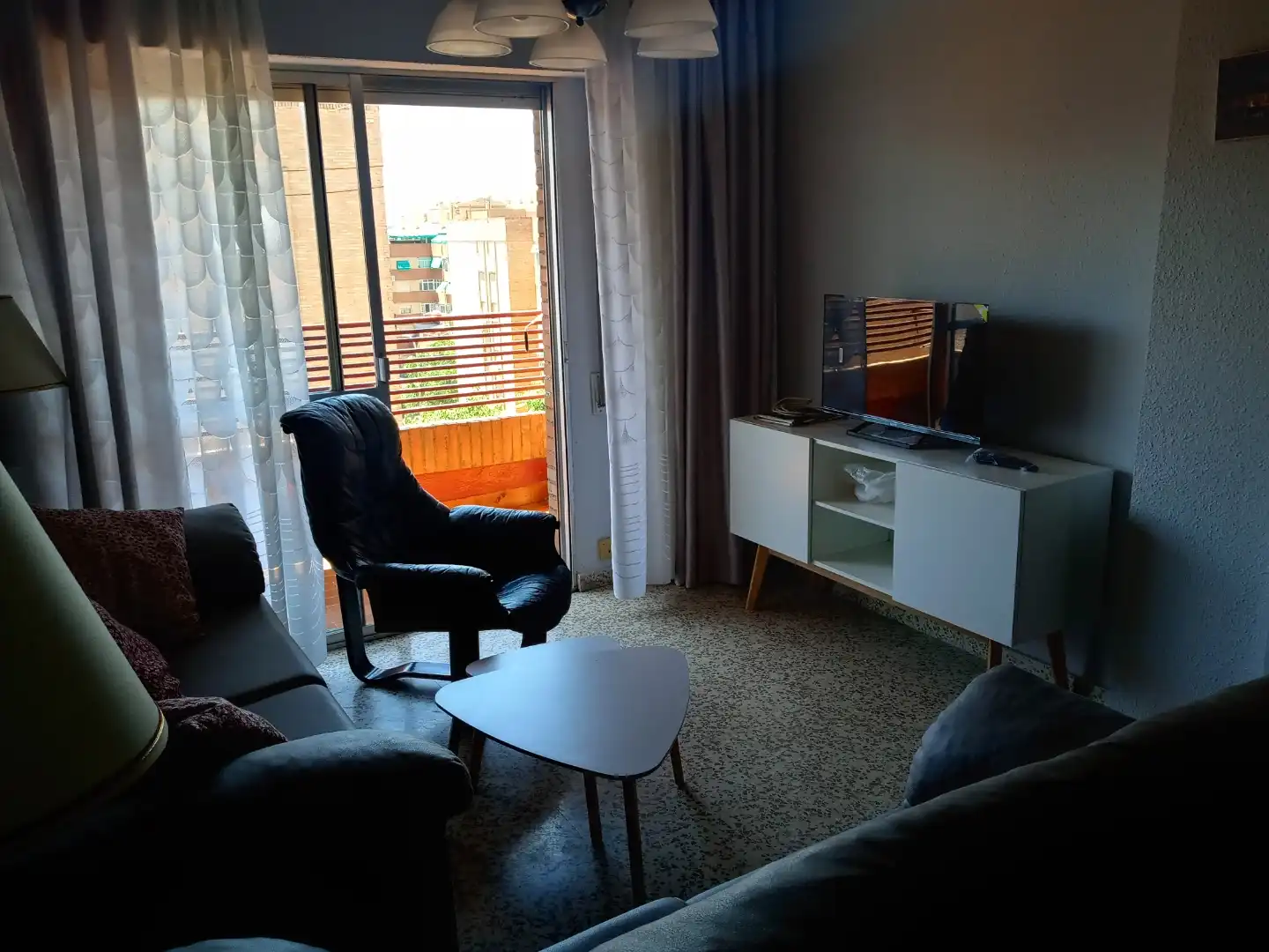 Pis de lloguer a Avenida de Cadiz, 42, Barrio de Zaidín Sala d'estar de Pis de lloguer en Granada amb Aire condicionat, Jardí privat i Moblat