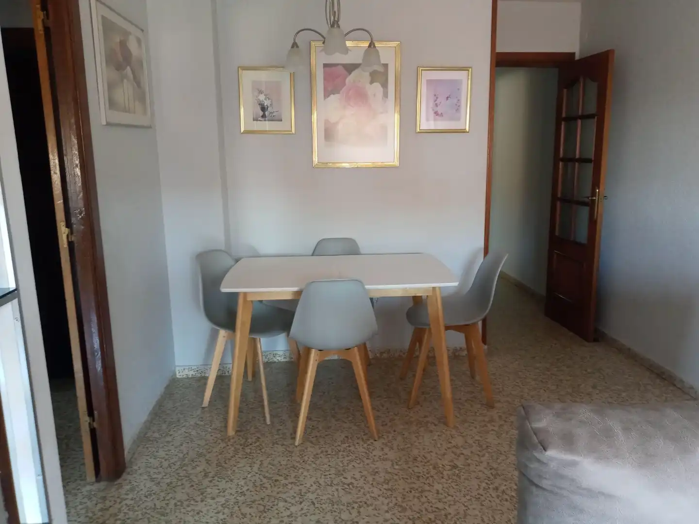 Pis de lloguer a Avenida de Cadiz, 42, Barrio de Zaidín Menjador de Pis de lloguer en Granada amb Aire condicionat, Jardí privat i Moblat