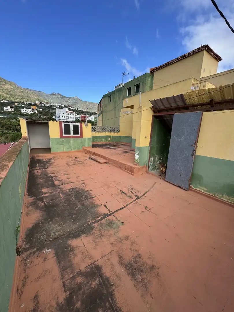 Einfamilien-Reihenhaus zum Verkauf in Calle León y Castillo, 3, Valsequillo de Gran Canaria Terrasse von Einfamilien-Reihenhaus zum Verkauf in Valsequillo de Gran Canaria mit Klimaanlage