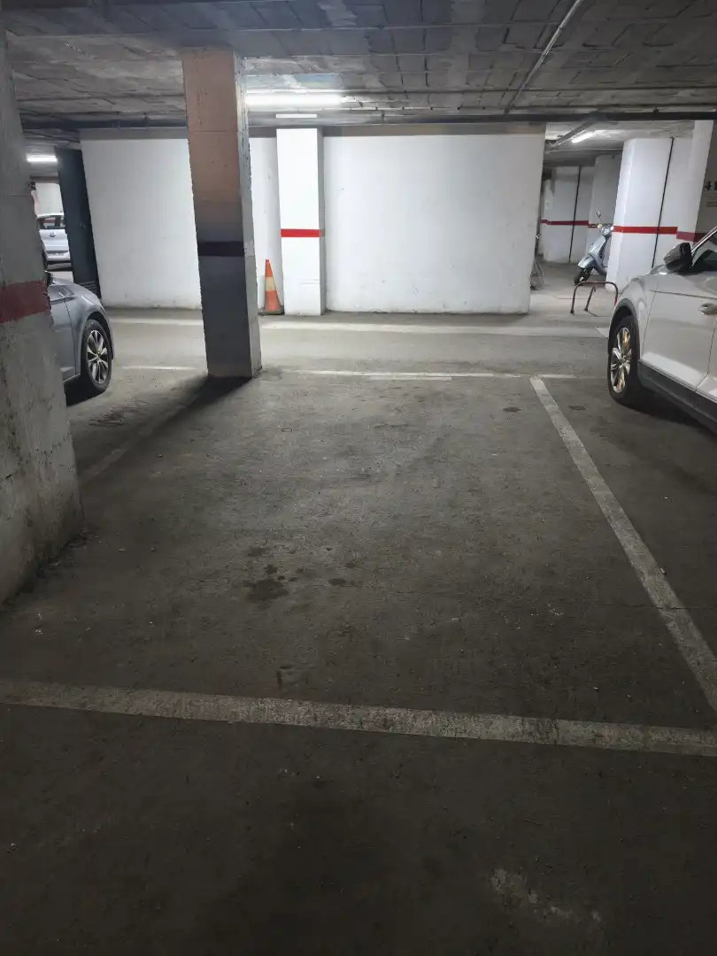 Garaje de alquiler en Avenida Antonio Mairena, 7, Nueva Alcalá Parking de Garaje de alquiler en Alcalá de Guadaira