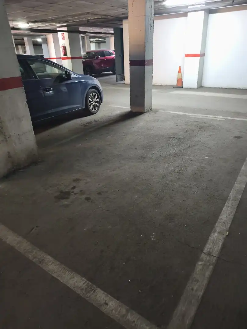 Garaje de alquiler en Avenida Antonio Mairena, 7, Nueva Alcalá Parking de Garaje de alquiler en Alcalá de Guadaira