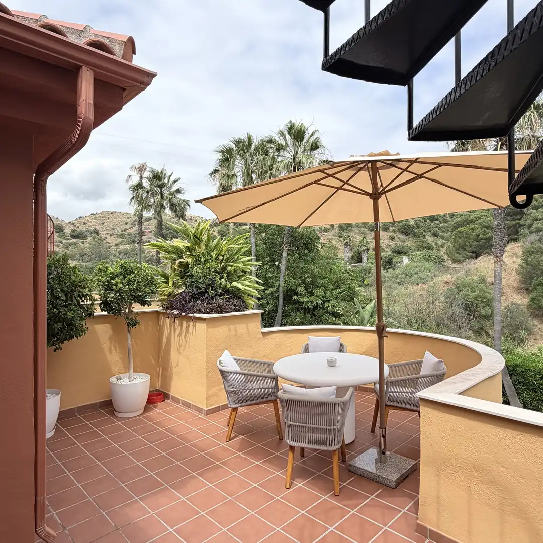 Dachboden zum Verkauf in Avenida Alpandeire, 33, Elviria - Cabopino Terrasse von Dachboden zum Verkauf in Marbella mit Klimaanlage, Terrasse und Schwimmbad