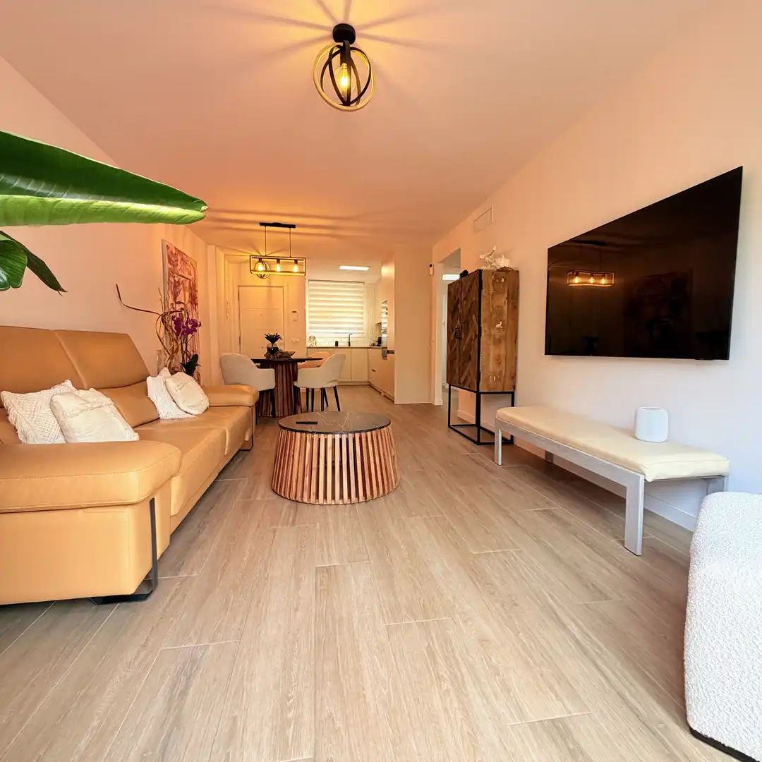 Dachboden zum Verkauf in Avenida Alpandeire, 33, Elviria - Cabopino Wohnzimmer von Dachboden zum Verkauf in Marbella mit Klimaanlage, Terrasse und Schwimmbad