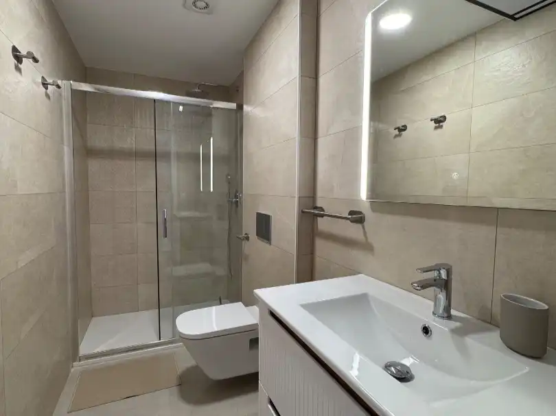 Flat for rent in Calle Florencia, 43, Aguadulce Norte Bathroom of Flat for rent in Roquetas de Mar with Air Conditioner, Heating and Parquet flooring