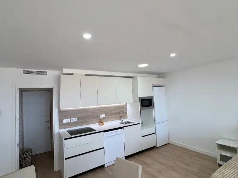 Flat for rent in Calle Florencia, 43, Aguadulce Norte Kitchen of Flat for rent in Roquetas de Mar with Air Conditioner, Heating and Parquet flooring