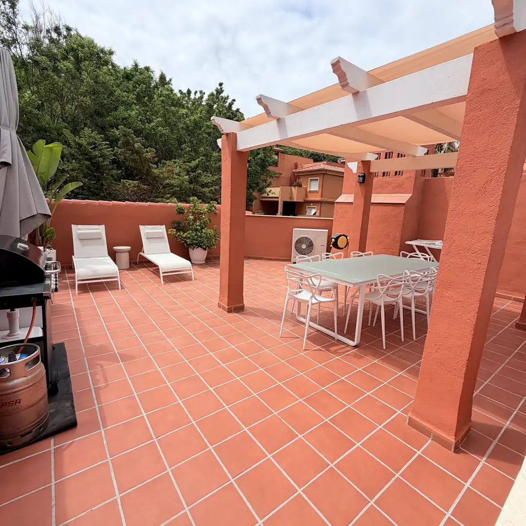 Pis en venda a Avenida Alpandeire, 33, Reserva de Marbella Terrassa de Pis en venda en Marbella amb Aire condicionat, Terrassa i Piscina