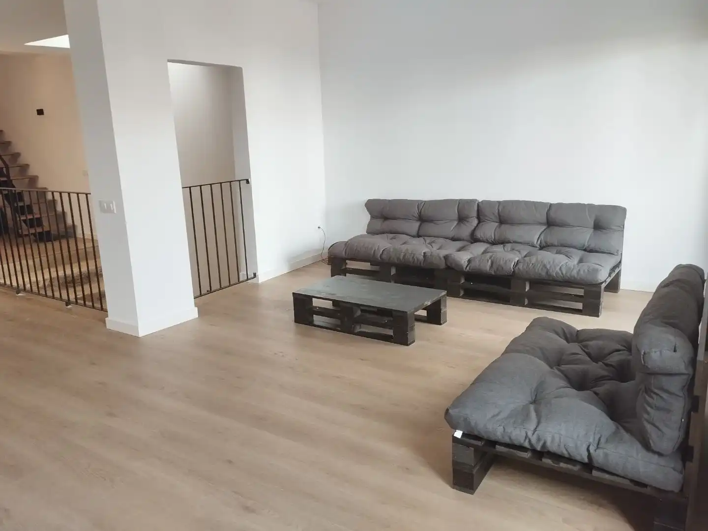 Room in Carrer de l'Esgésia, 16, Centro Living room of Detached homes for share in Ontinyent with Heating, Parquet flooring and Terrace
