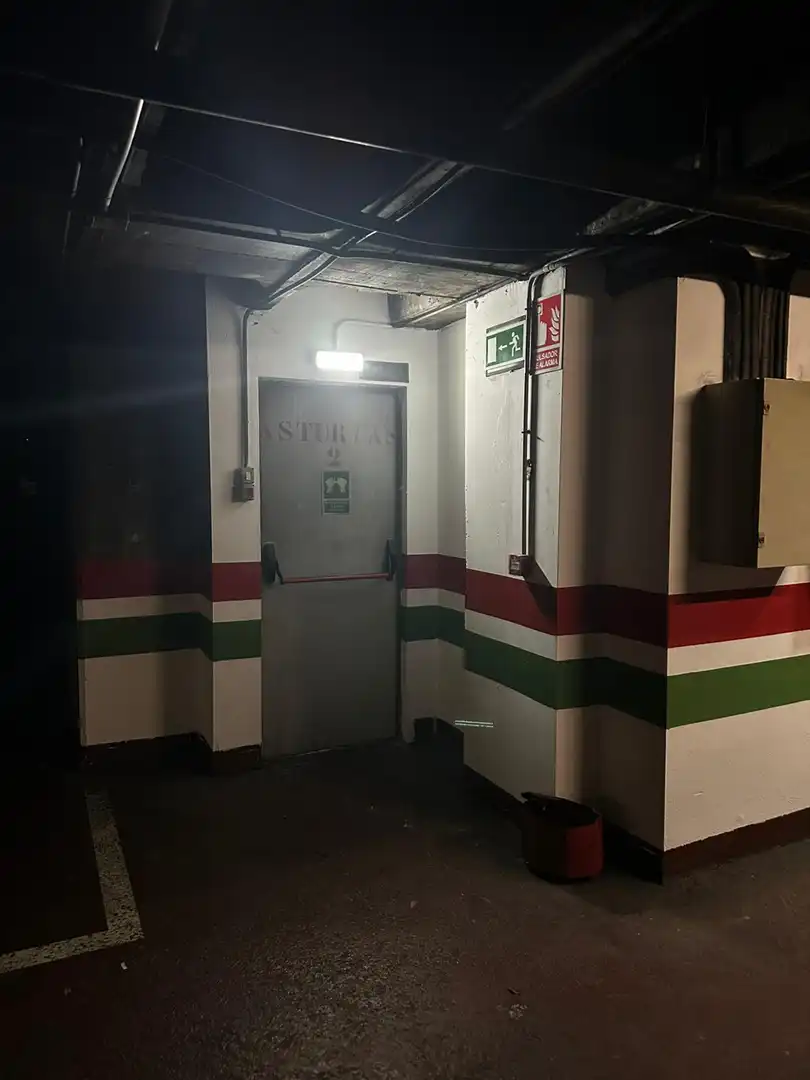 Garage zur Miete in Oviedo 