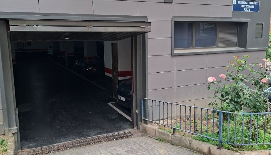 Garaje en venta en Palangreros Kalea, 9, Azeta - Abatxolo, Portugalete - imagen 1 Foto 1 de Garaje en venta en Palangreros Kalea, 9, Azeta - Abatxolo, Portugalete