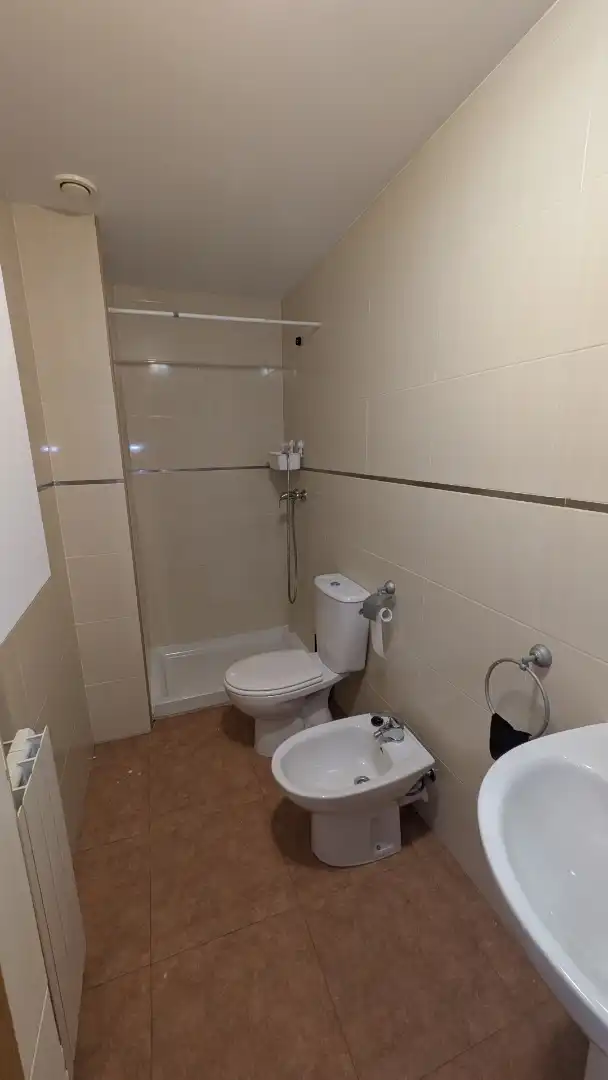 Wohnung zur Miete in Calle Eras Arriba, 6, Manzanera Badezimmer von Wohnung zur Miete in Manzanera mit Heizung, Möbliert und Waschmaschine