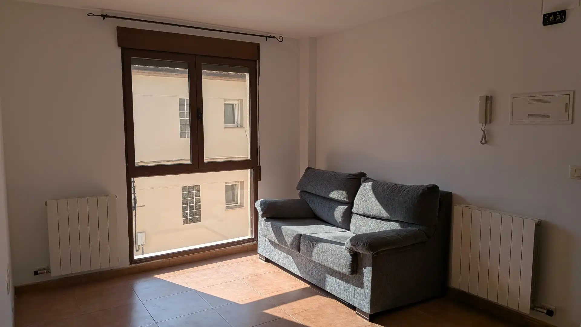 Wohnung zur Miete in Calle Eras Arriba, 6, Manzanera Wohnzimmer von Wohnung zur Miete in Manzanera mit Heizung, Möbliert und Waschmaschine