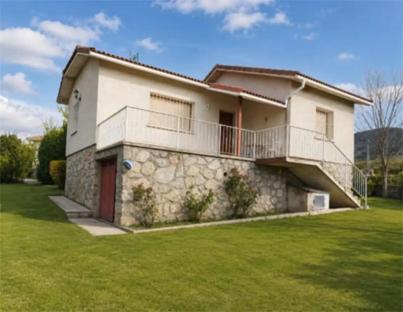 Detached homes for sale in Otero de Herreros Exterior view of Detached homes for sale in Otero de Herreros with Terrace