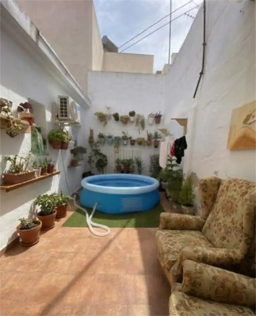 Houses for sale in Las Tiesas Swimming pool of Houses for sale in Villena with Terrace and Swimming Pool