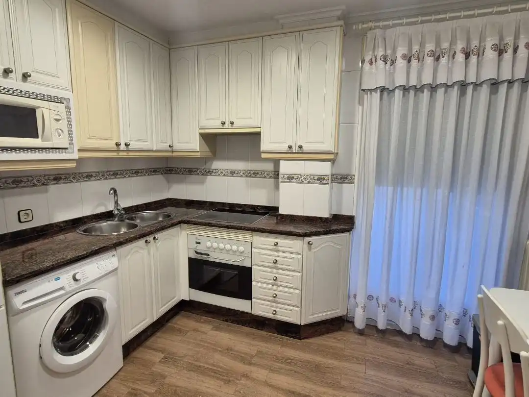 Wohnung zur Miete in Avenida Vicente del Bosque, 32, Chinchibarra Küche von Wohnung zur Miete in Salamanca mit Heizung, Parkett und Möbliert