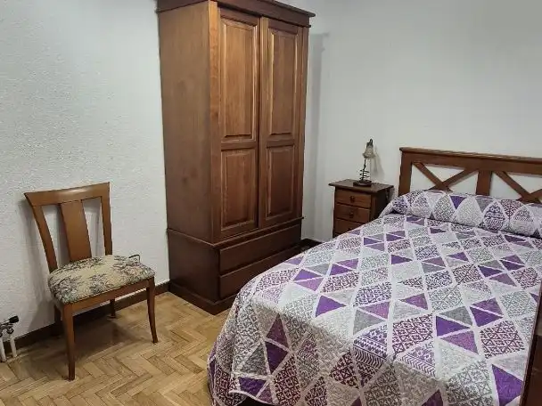 Wohnung zur Miete in Avenida Vicente del Bosque, 32, Chinchibarra Schlafzimmer von Wohnung zur Miete in Salamanca mit Heizung, Parkett und Möbliert