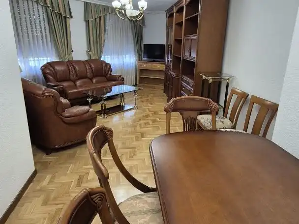 Wohnung zur Miete in Avenida Vicente del Bosque, 32, Chinchibarra Wohnzimmer von Wohnung zur Miete in Salamanca mit Heizung, Parkett und Möbliert