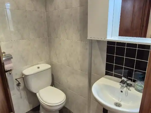 Wohnung zur Miete in Avenida Vicente del Bosque, 32, Chinchibarra Badezimmer von Wohnung zur Miete in Salamanca mit Heizung, Parkett und Möbliert