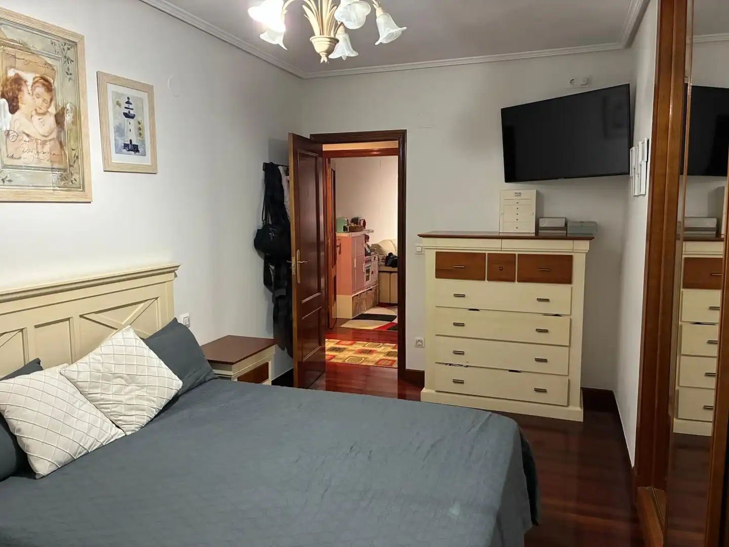 Schlafzimmer von Wohnung zum Verkauf in Colindres