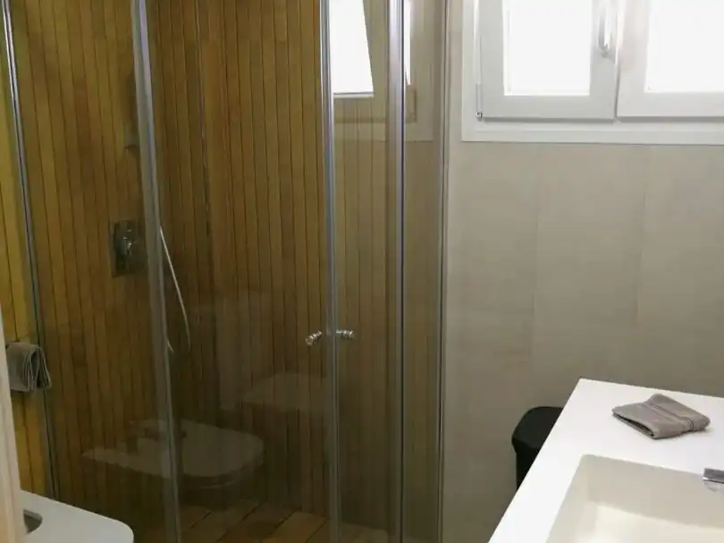 Flat for sale in Calle Costa Rica, 7, Barriada Río San Pedro Bathroom of Flat for sale in Puerto Real with Air Conditioner, Parquet flooring and Furnished