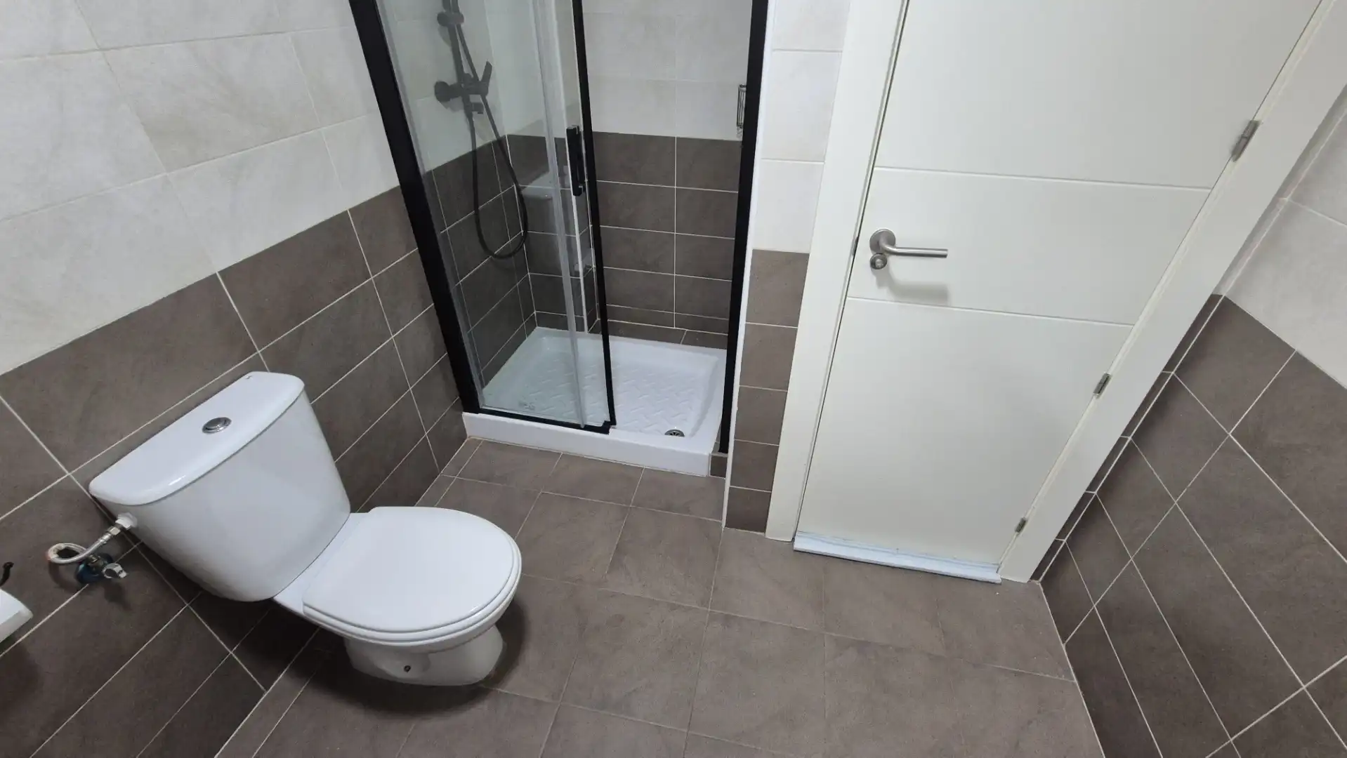 Piso en venta en Calle del Pilar, 8, El Pilar - La Estación Baño de Piso en venta en Talavera de la Reina con Aire acondicionado