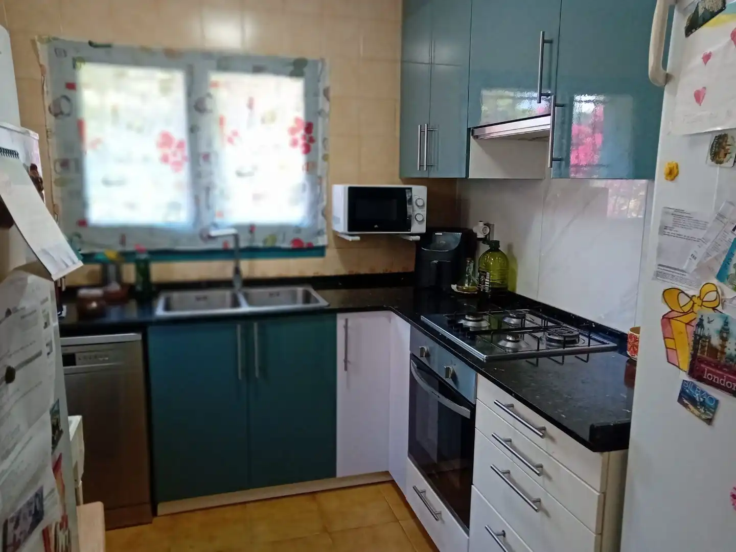 Casa adosada en venda a Carrer Priorat, 18, Calafell Residencial Cuina de Casa adosada en venda en Calafell amb Jardí privat, Terrassa i Traster
