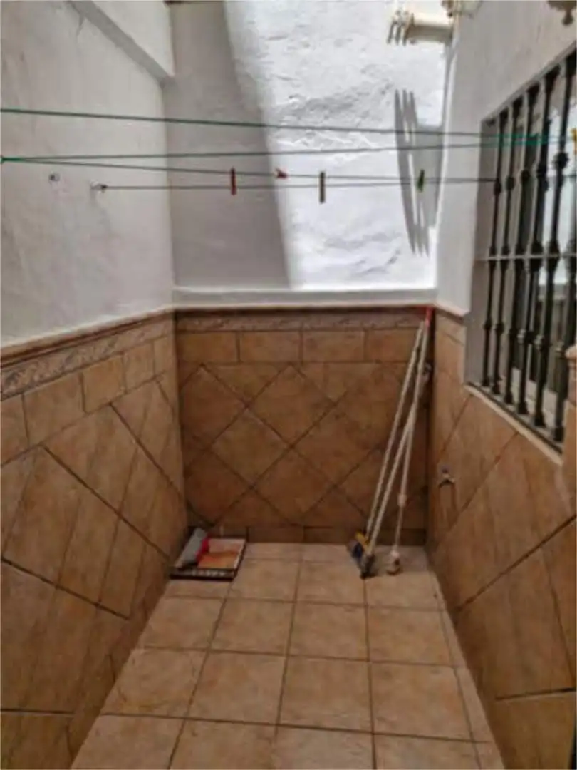 Wohnung zur Miete in Barrio Alto Badezimmer von Wohnung zur Miete in San Juan de Aznalfarache mit Terrasse
