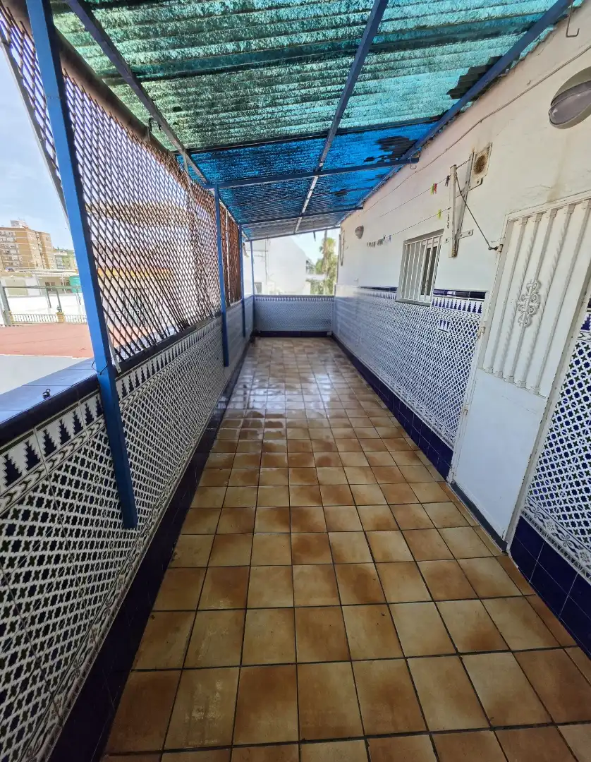 Piso en venta en Calle Emilia Pardo Bazán, 1, La Plata Terraza de Piso en venta en Sevilla con Aire acondicionado, Terraza y Horno