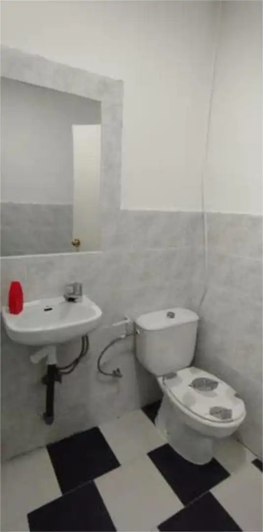 Baño de Local de alquiler en Aguilar de la Frontera