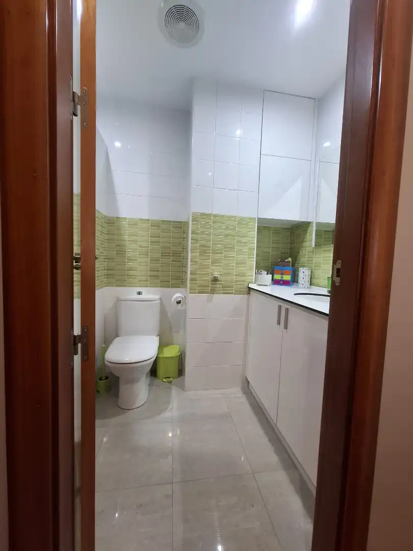 Casa adosada en venta en Calle Santa Lucia, 5, Almansa Baño de Casa adosada en venta en Almansa con Terraza y Balcón
