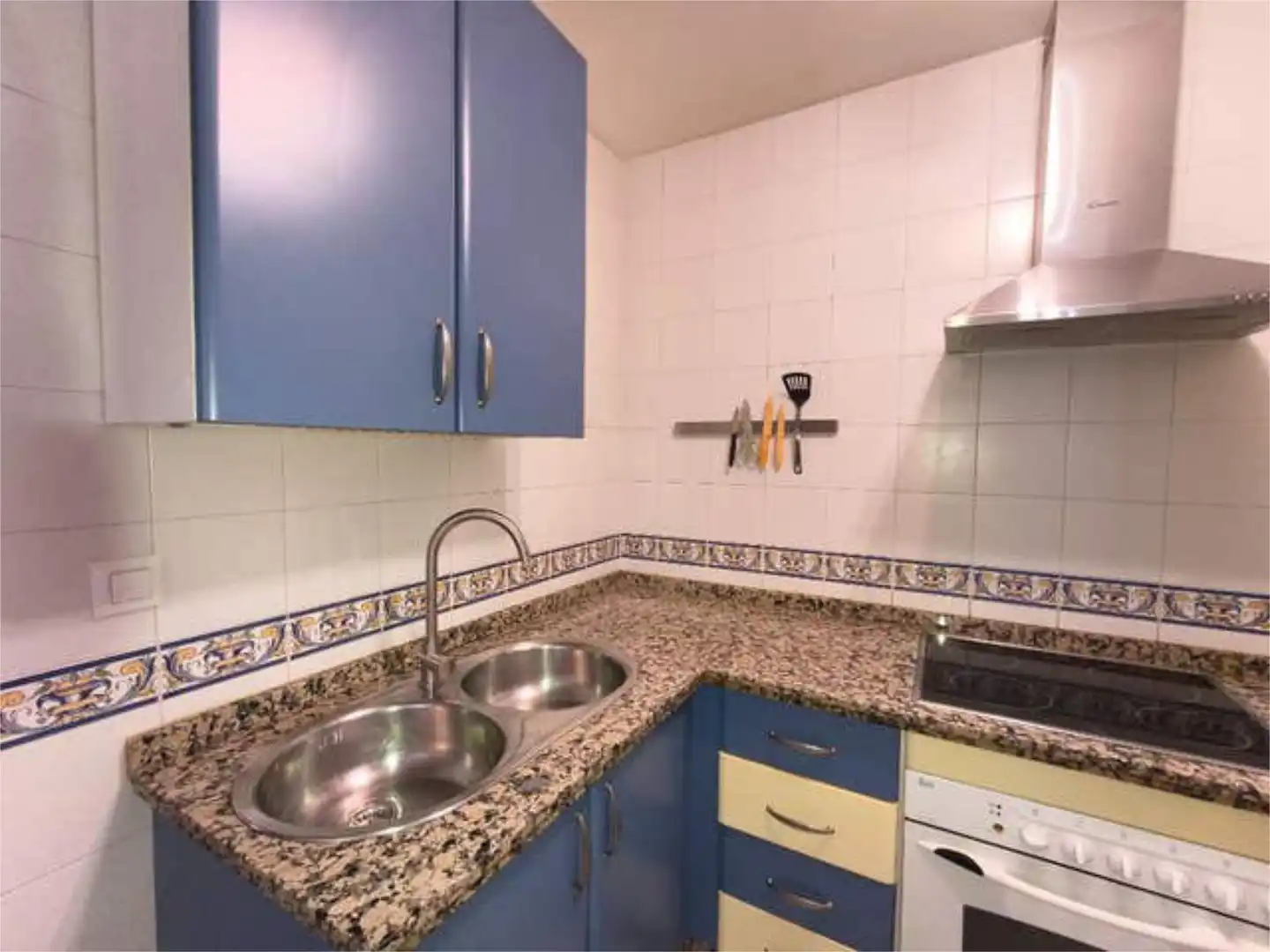 Apartamento de alquiler en Sanlúcar la Mayor Cocina de Apartamento de alquiler en Sanlúcar la Mayor con Calefacción