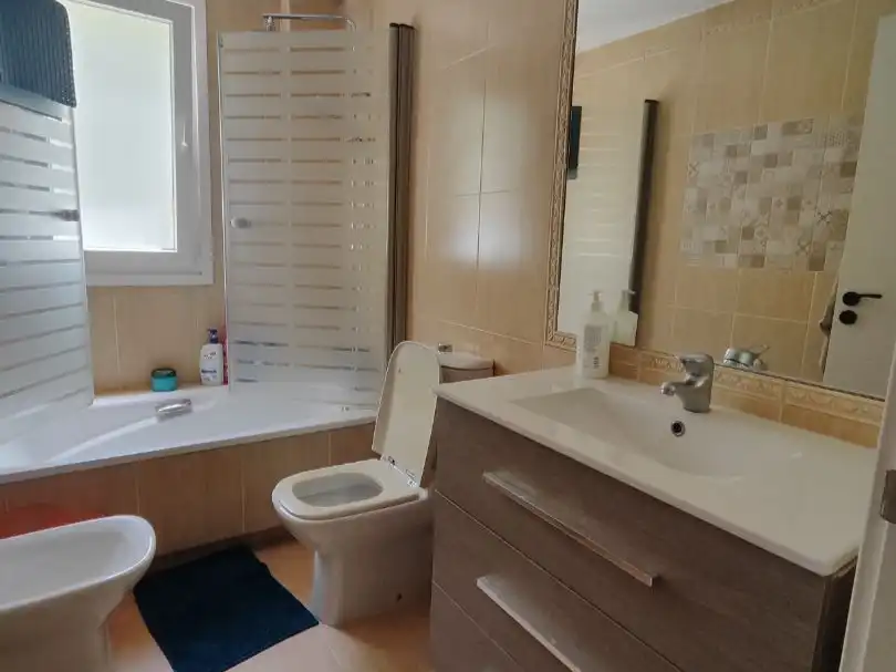 Flat for sale in Calle Francisco Riba, 6, Chapín - Campus Universitario - Navinco Bathroom of Flat for sale in Jerez de la Frontera with Air Conditioner, Terrace and Swimming Pool
