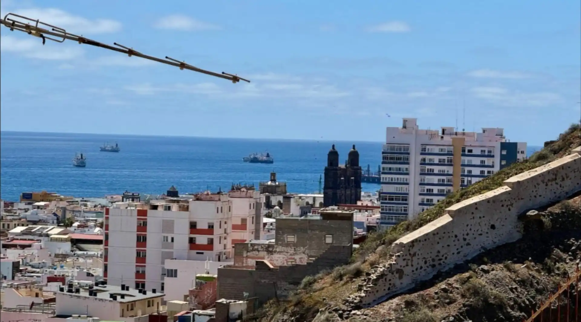 Außenansicht von Wohnung zum Verkauf in Las Palmas de Gran Canaria mit Klimaanlage