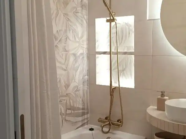Apartament de lloguer a Calle de Doña Berenguela, 18, Puerta del Ángel Bany de Apartament de lloguer en Madrid Capital amb Aire condicionat
