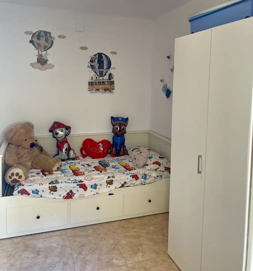 Piso en venta en Calle Rodríguez de la Fuente, 12, Aljomahima - Ermita Habitación de Piso en venta en Las Gabias con Aire acondicionado