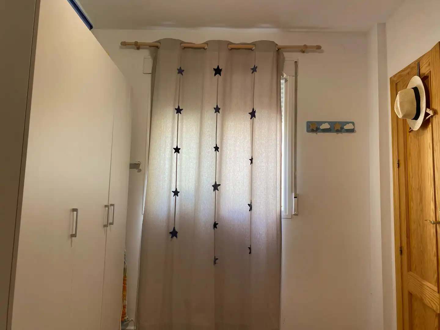Piso en venta en Calle Rodríguez de la Fuente, 12, Aljomahima - Ermita Habitación de Piso en venta en Las Gabias con Aire acondicionado