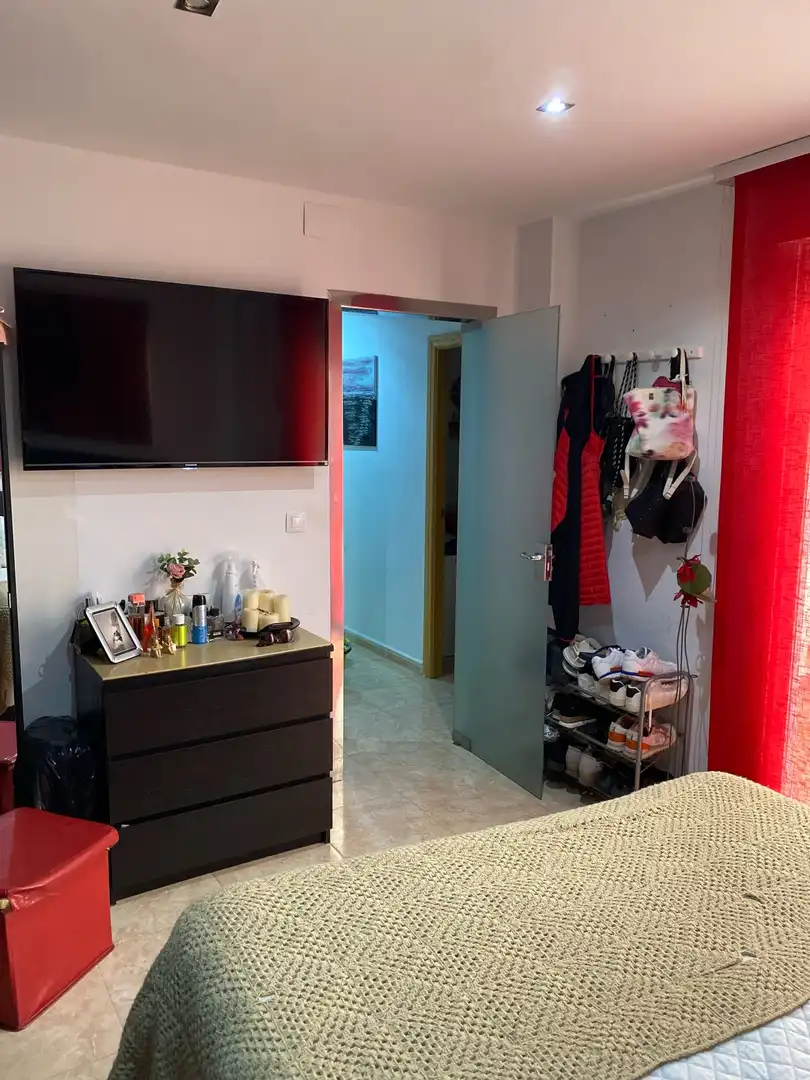 Piso en venta en Calle Rodríguez de la Fuente, 12, Aljomahima - Ermita Habitación de Piso en venta en Las Gabias con Aire acondicionado