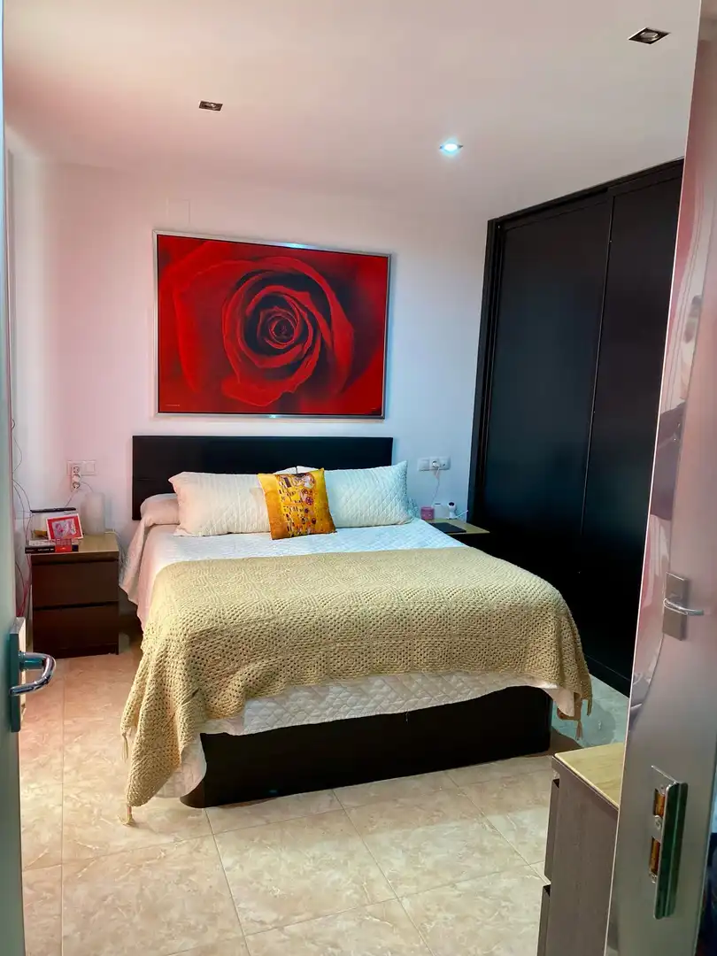 Piso en venta en Calle Rodríguez de la Fuente, 12, Aljomahima - Ermita Habitación de Piso en venta en Las Gabias con Aire acondicionado
